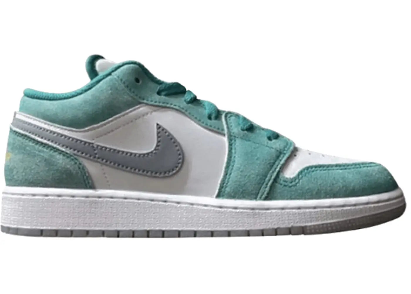 Jordan 1 Low New Emerald (GS) in Melbourne, Australia - Prior