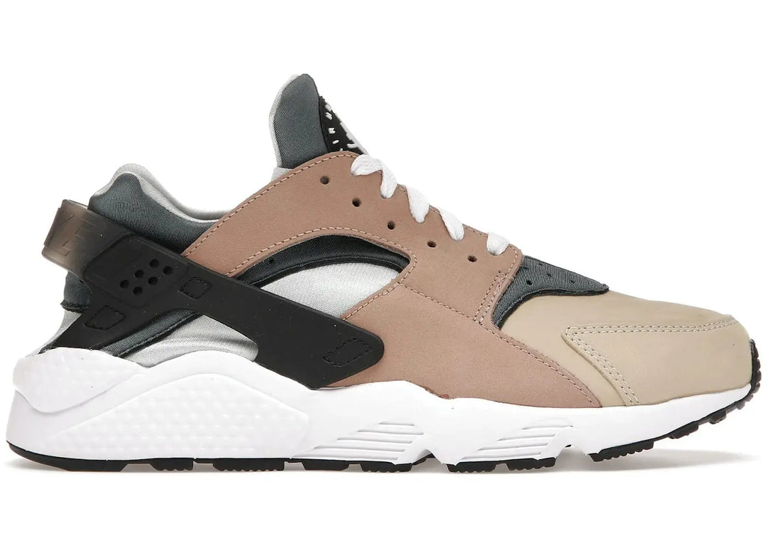 Nike Air Huarache Escape (2021) in Melbourne, Australia - Prior