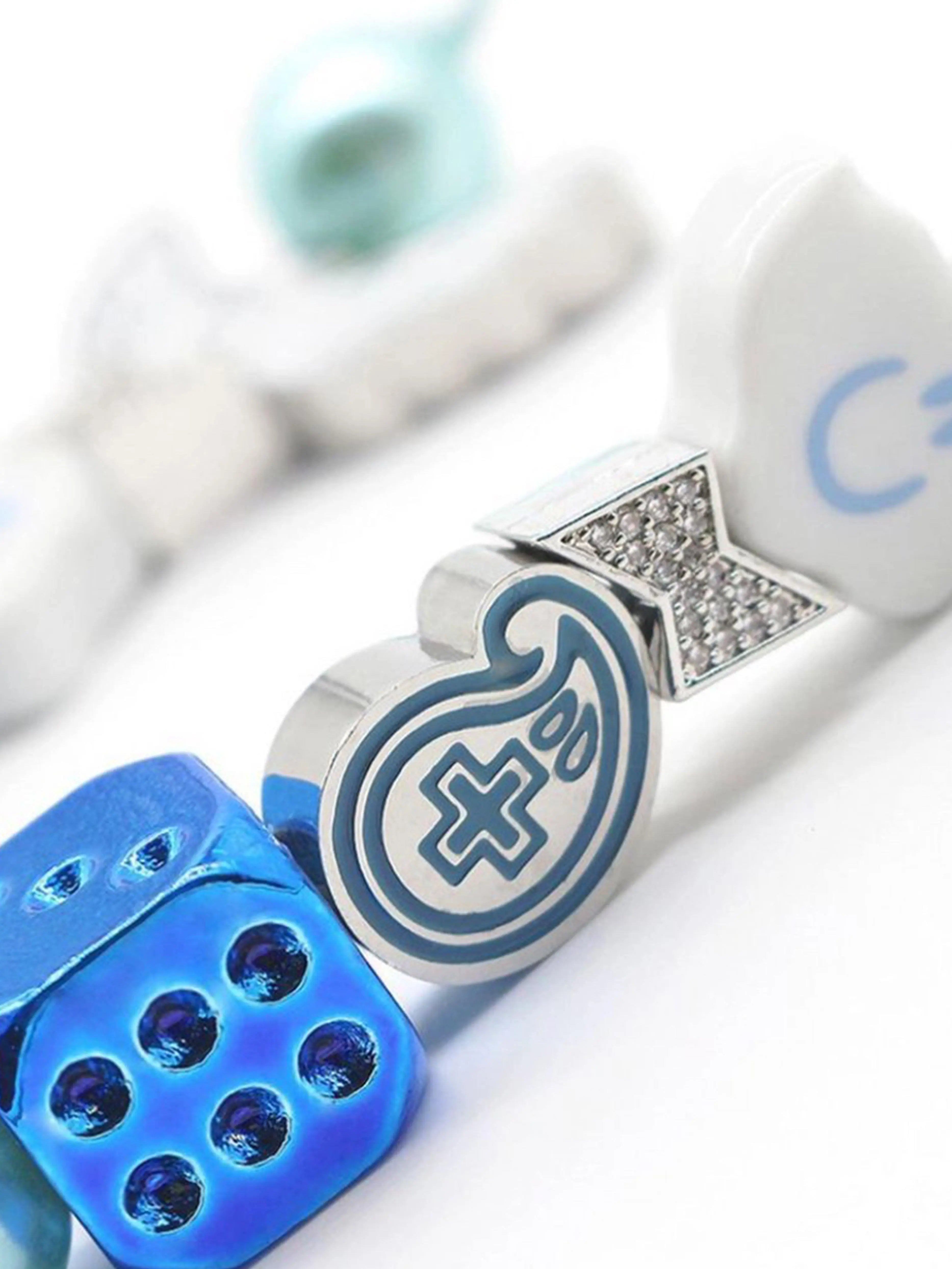 Salute EVAE+MOB Smiley Necklace x Lux – Prior